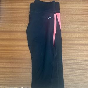 Lorna Jane capris size L